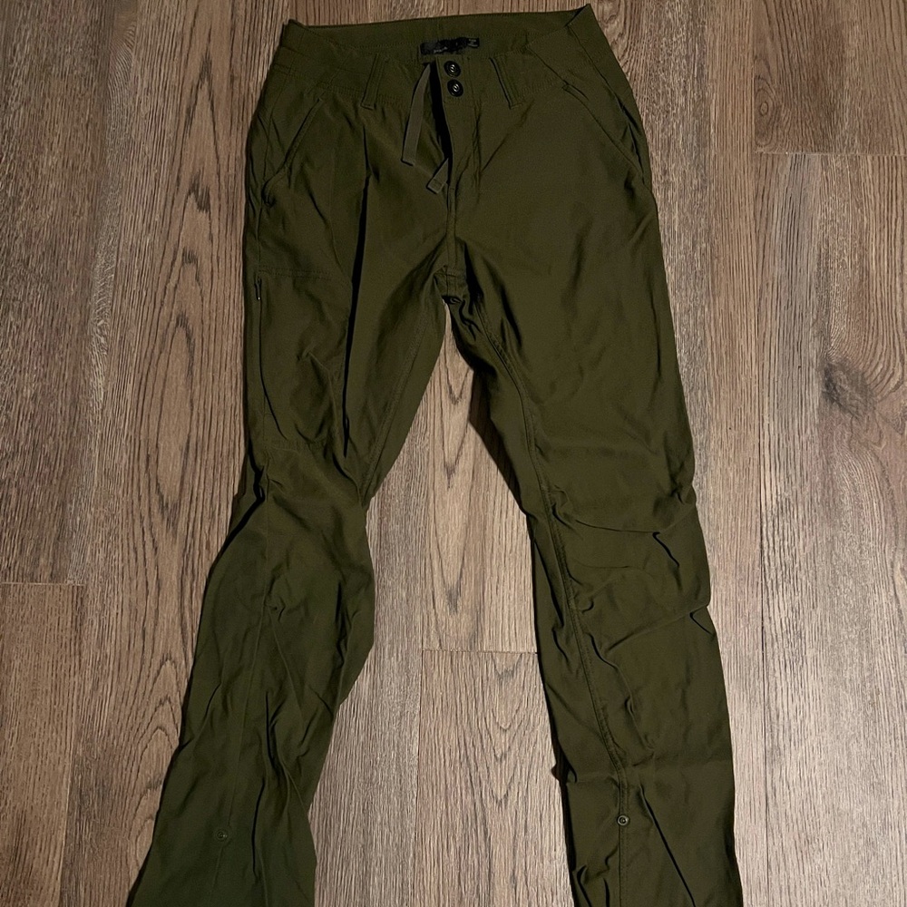 Prana pants, women’s 6 tall. Great for travel!